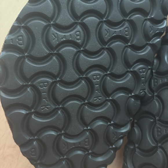 Birkenstock Gizeh Metallic Crocodile Print Sandals | Women’s Size 41 - Picture 9 of 10